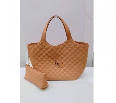 Bolsa de Couro Grande Matelassê com carteira